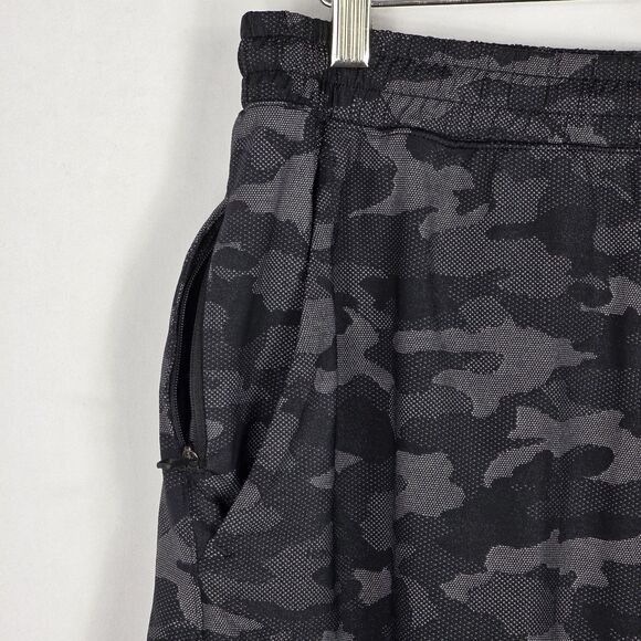 Lululemon Size Large Pace Breaker 7" Short Linerless Mesh Camo Black Gray - Picture 5 of 11